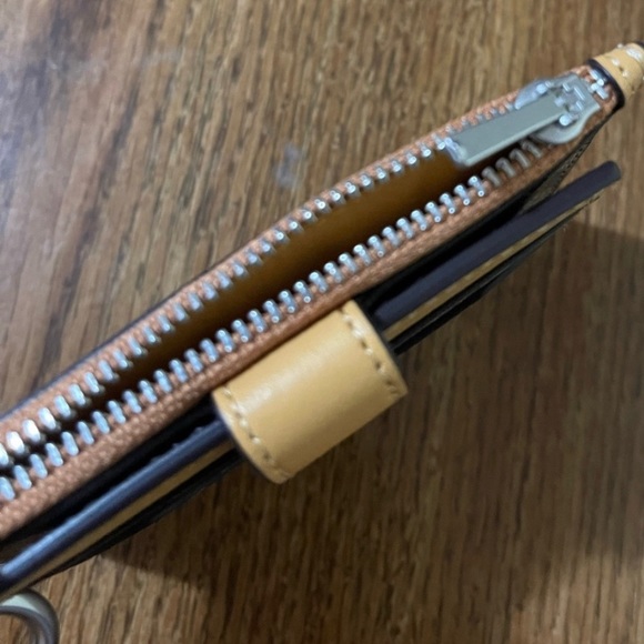 Coach Attachment Card Case In Signature Canvas - Picture 8 of 9